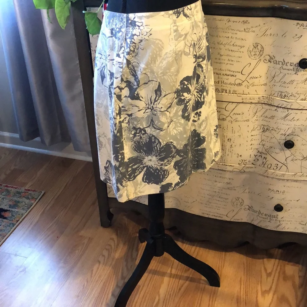 ANN TAYLOR FLORAL BLUE GRAY A LINE MINI SKIRT PLUS SIZE 14 - Picture 6 of 12